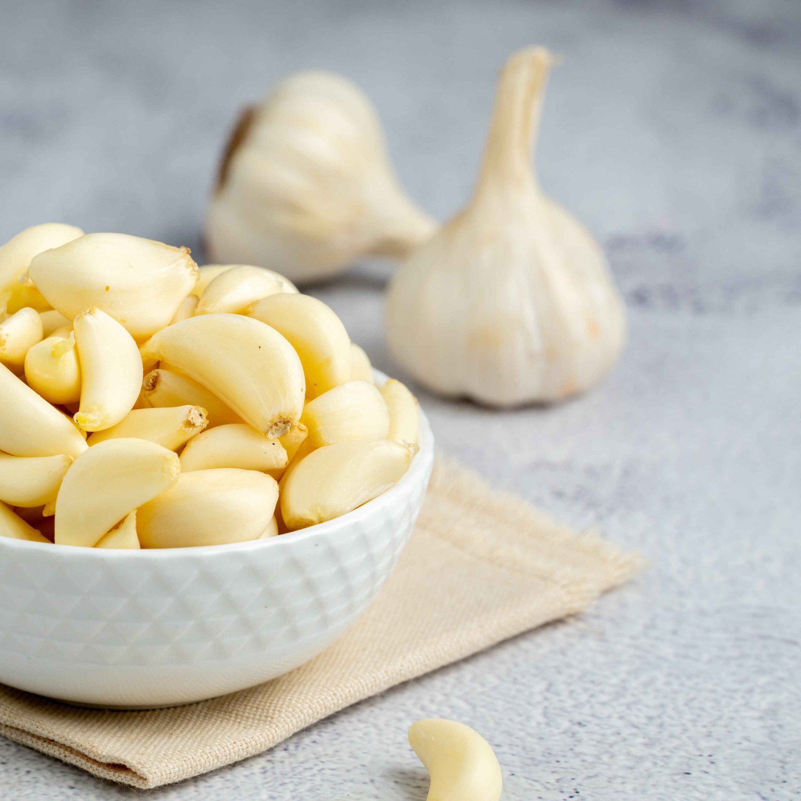 Premium Fresh Peeled Garlic Cloves (Lassan)